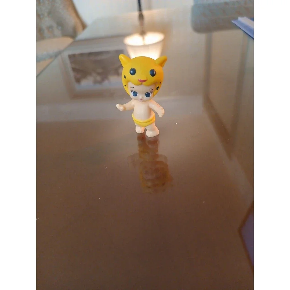 Moose Toys Twozies Yellow Lippy Baby Cheetah Outfit Mini Figure